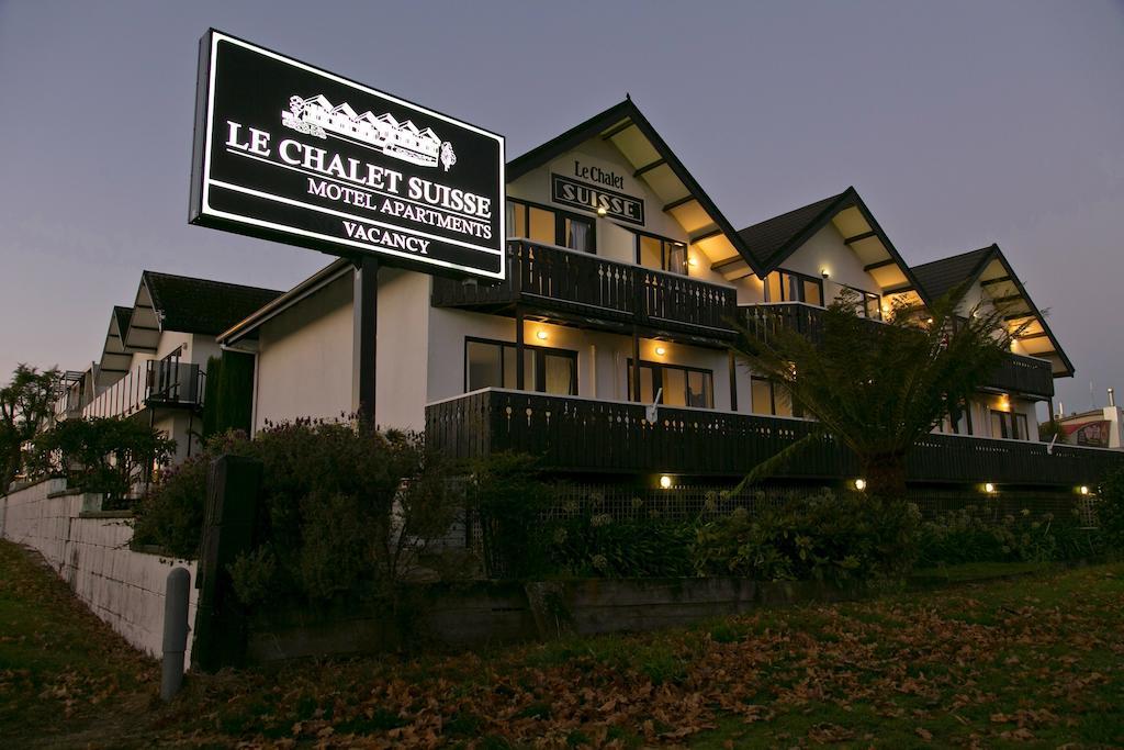 Le Chalet Suisse Motel Таупо Екстериор снимка